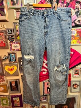 H&M - Divided- High-Waisted Button Fly Denim Jeans - Casual Relaxed Fit